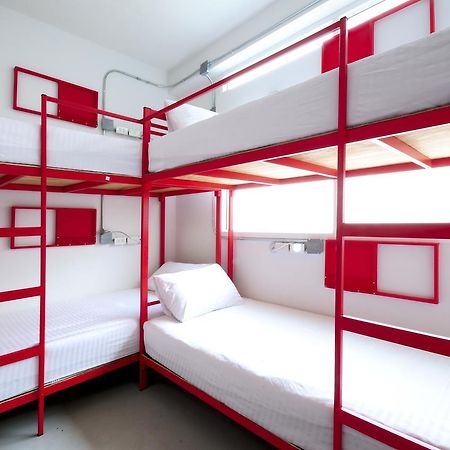 Jellybean Ezy Hostel Sathorn Bangkok Kültér fotó