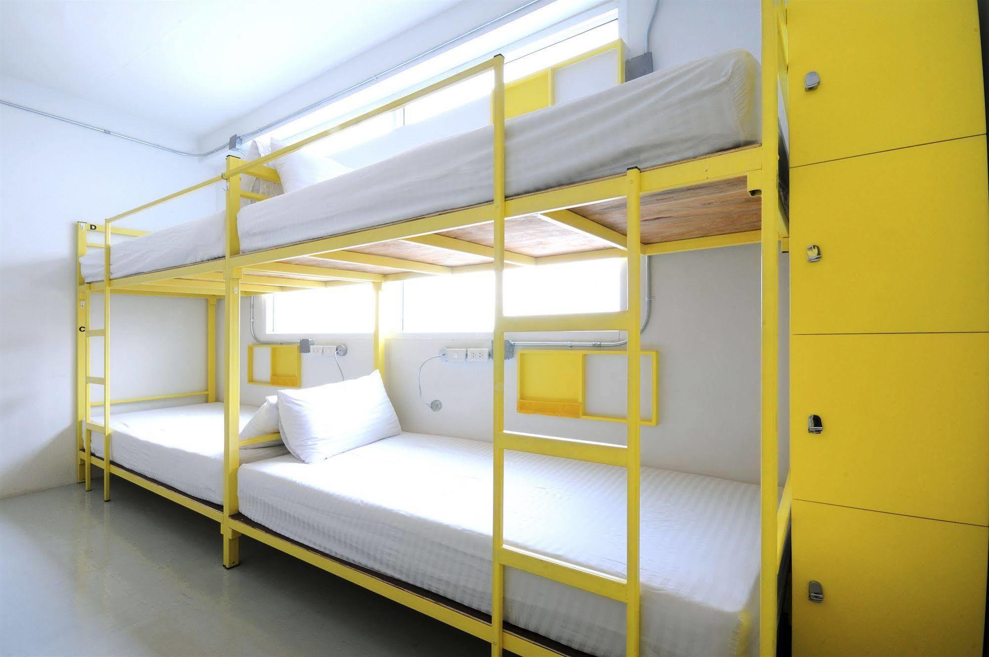 Jellybean Ezy Hostel Sathorn Bangkok Kültér fotó
